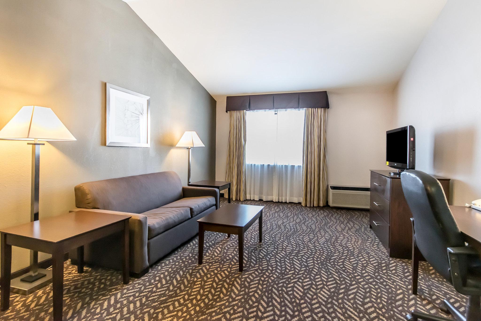Quality Inn & Suites University-Airport Louisville Exterior foto